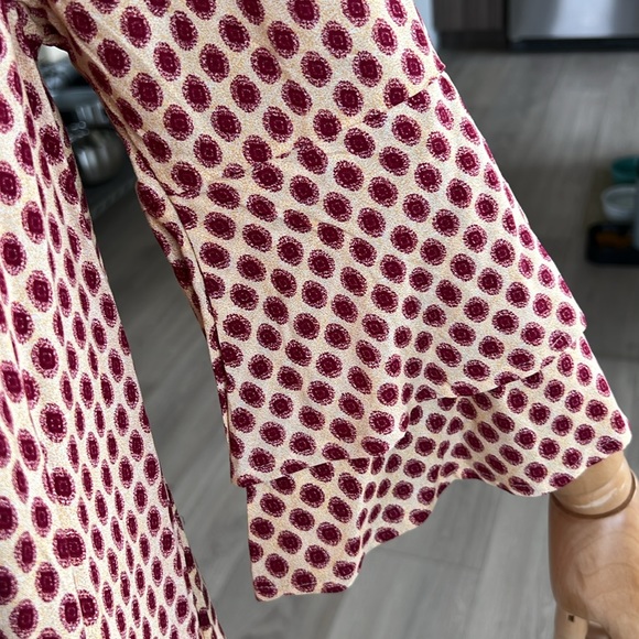 New LASCANA For Venus Medallion Print Off Shoulder Top SzM - Picture 3 of 8